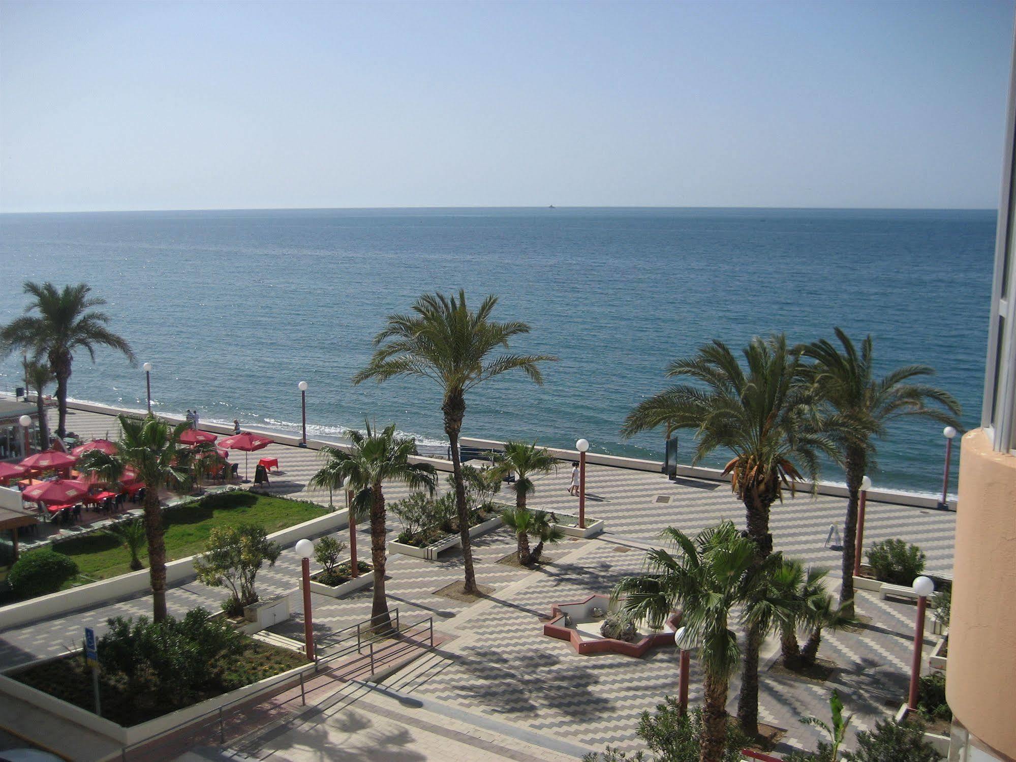 Apartamentos Intercentro Torrox-Costa Kültér fotó
