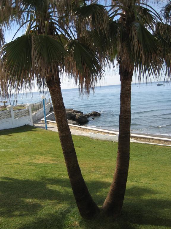 Apartamentos Intercentro Torrox-Costa Kültér fotó
